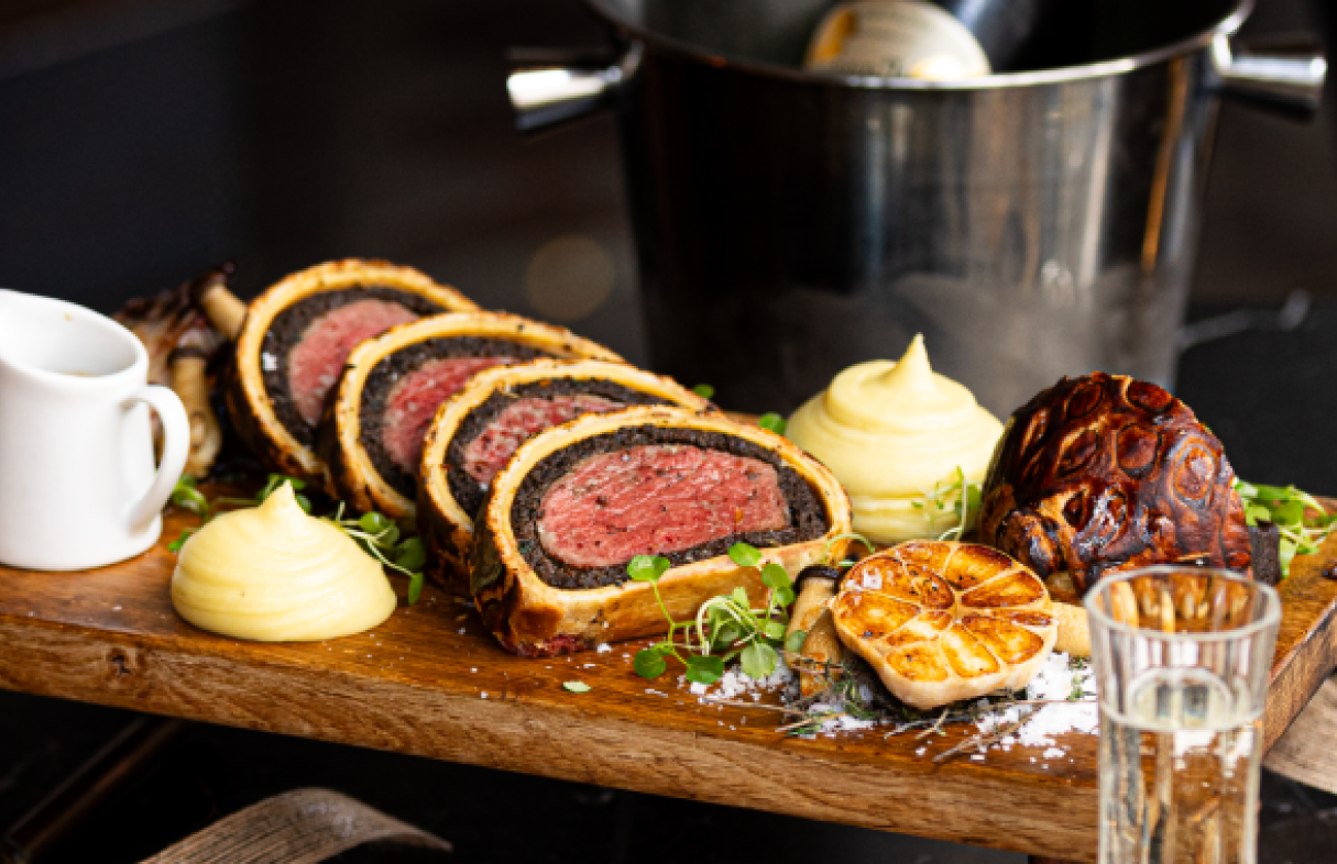 GRR BSK ST PAULS SEPTEMBER 2025 FESTIVE CHRISTMAS BEEF WELLINGTON5 TABLETdkkKKK