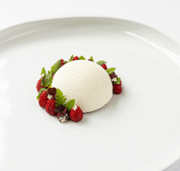 GRR RGR MAY 2024 FOOD STRAWBERRY PISTACHIO PARFAIT11 mpxq21.280624.mobile