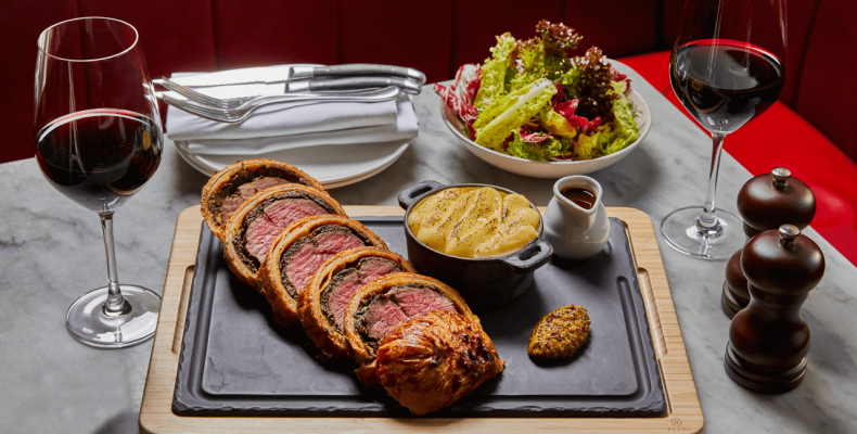 GRR GRBG JANUARY 2023 FOOD BAR GRILL MAYFAIR MARRIOTT BEEF WELLINGTON 3 fm1frf.120724