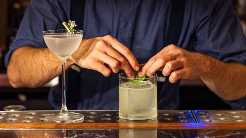 GRR LC MANCHESTER NOVEMBER 2023 DRINKS BAR3 xxwb4t acrd22